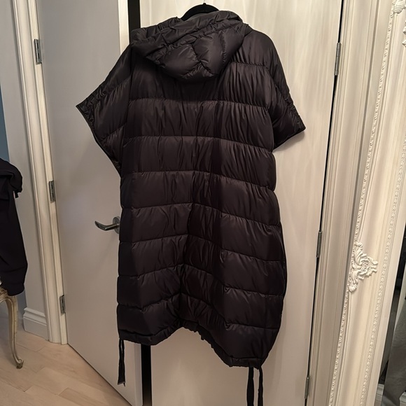 MaxMara The Cube Down Poncho - Picture 2 of 14